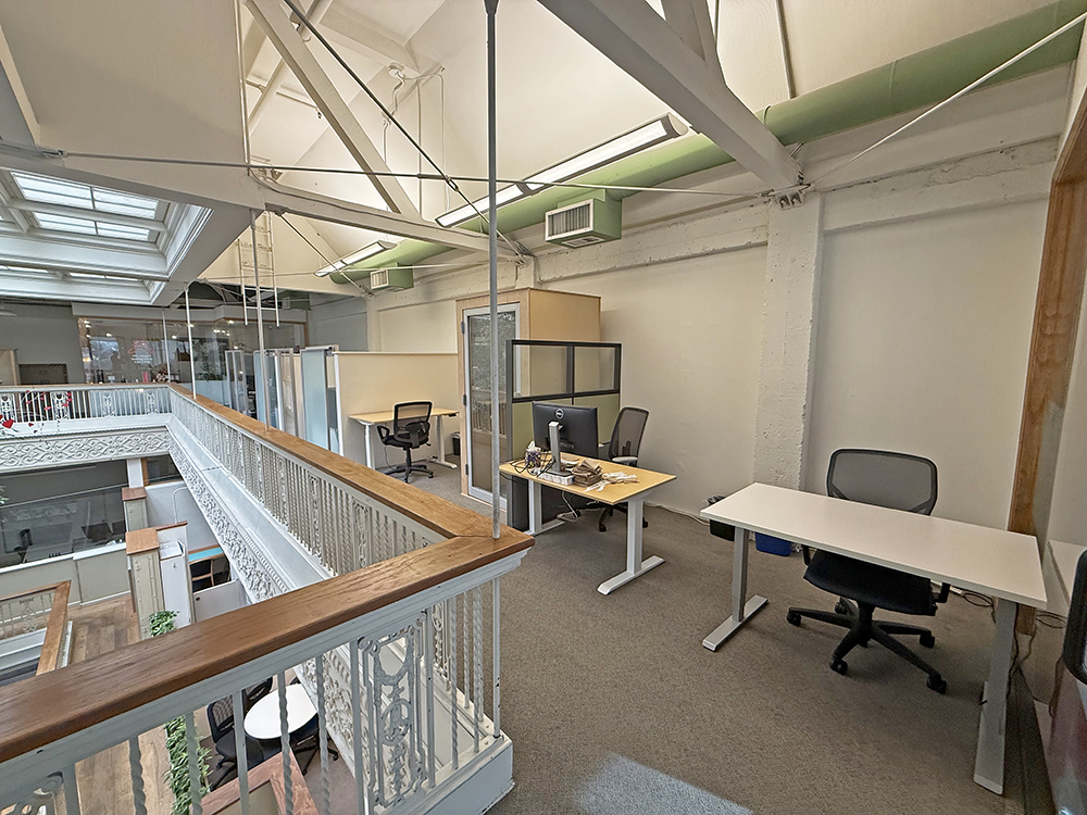Suite 220-3_1000